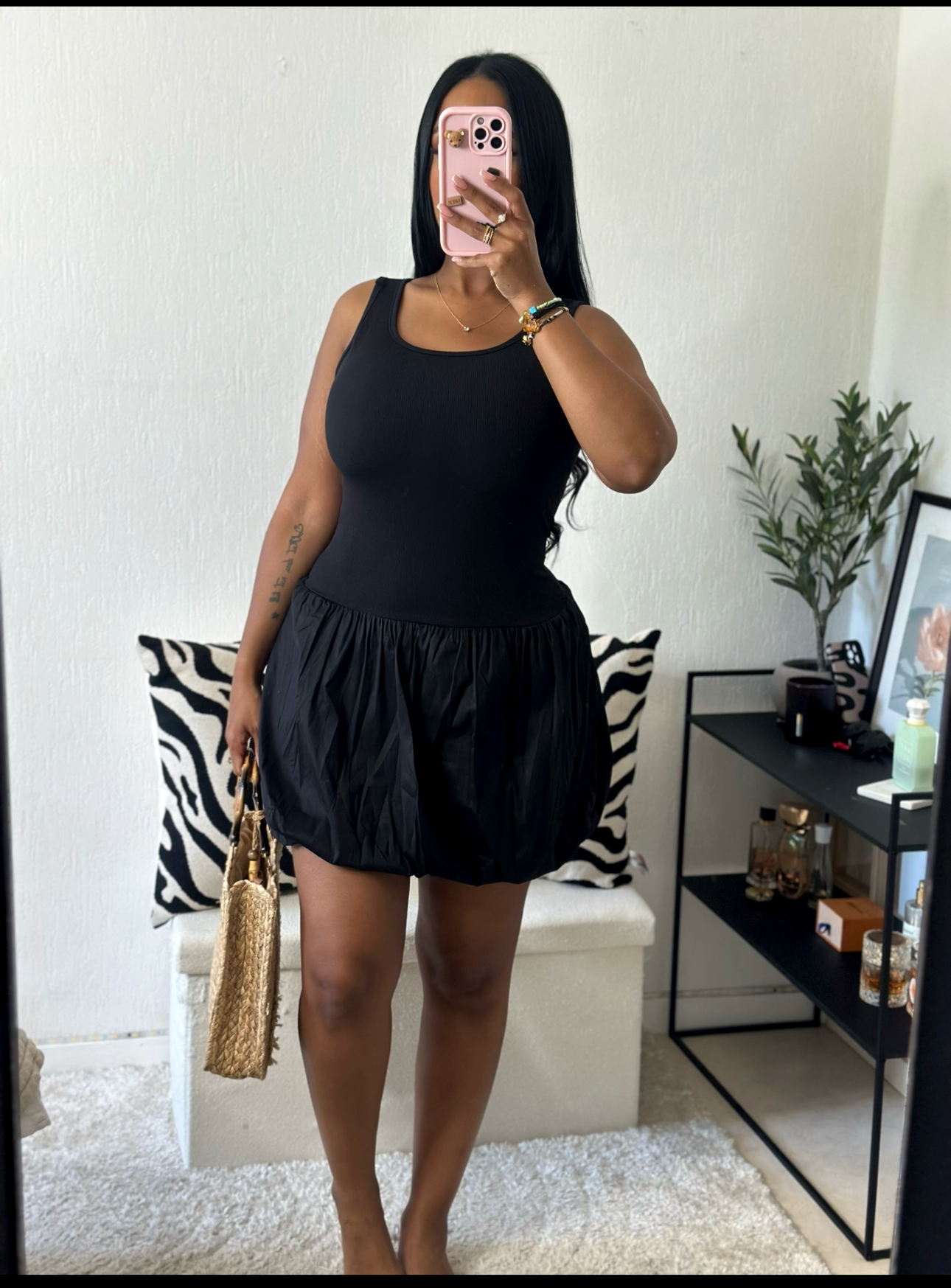 Robe froufrou sans manche (haut par dessu non vendu avec)