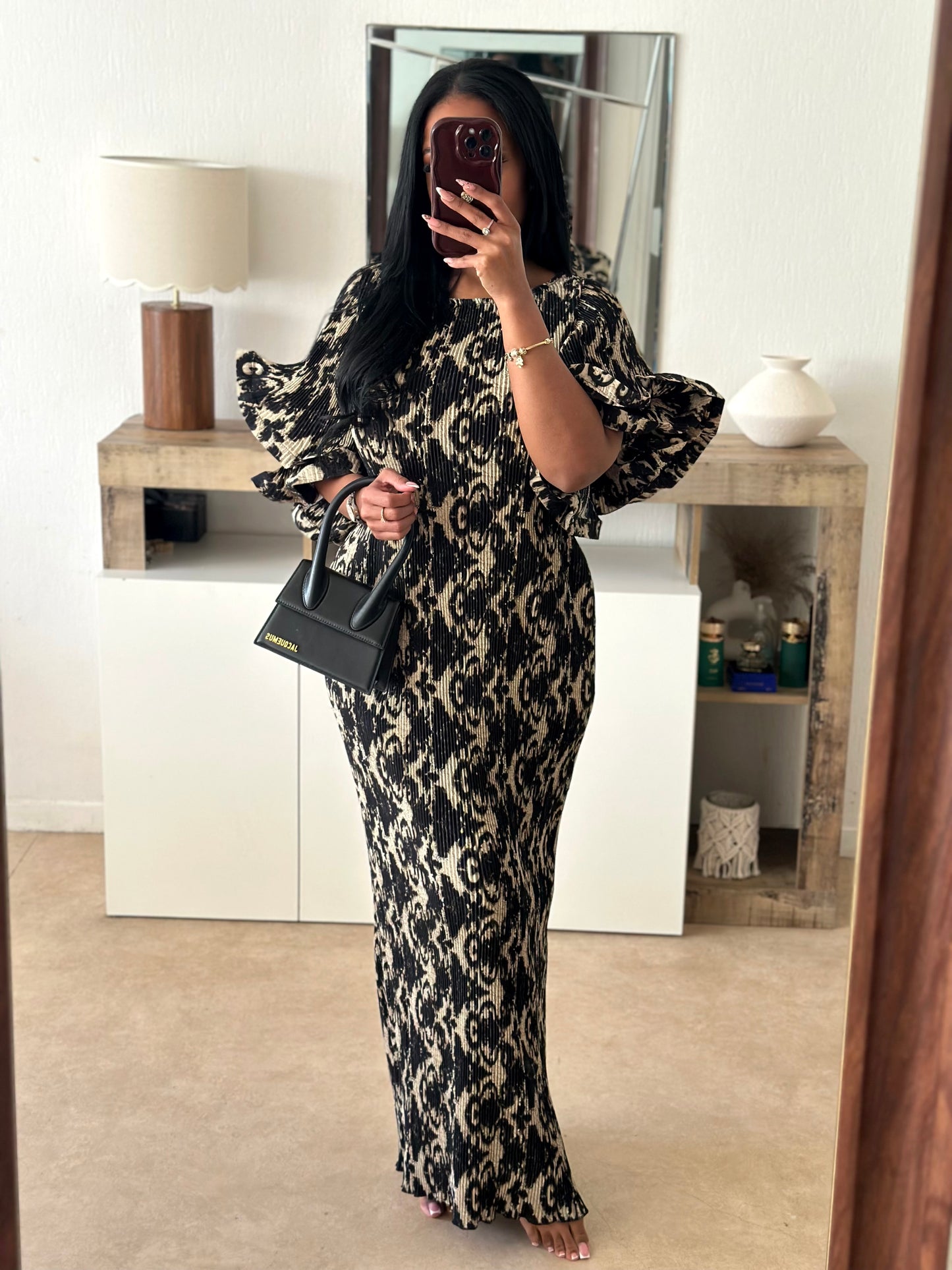 Robe HIND noir(vendu avec ceinture)