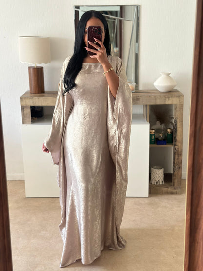 Robe irisée beige cintrée