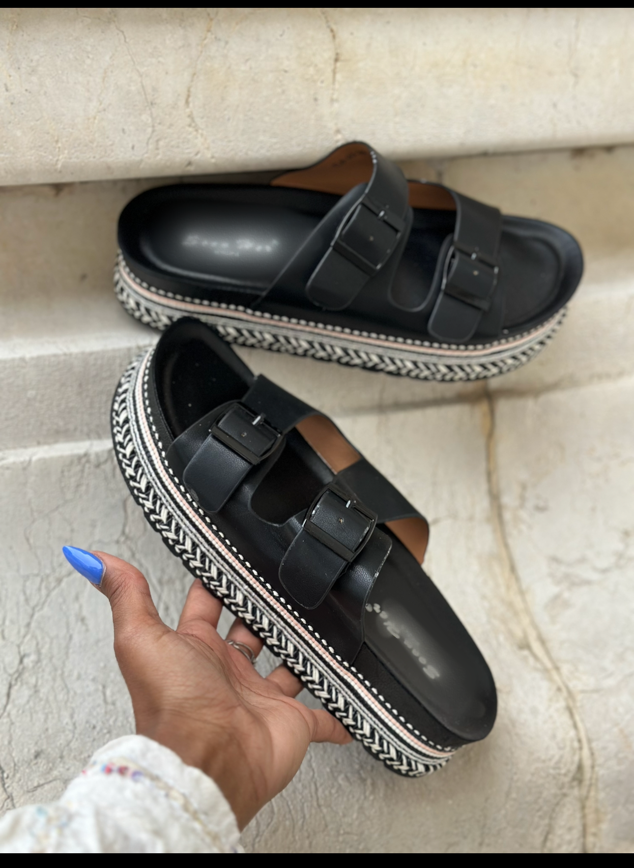 Sandales BINA (chaussures)